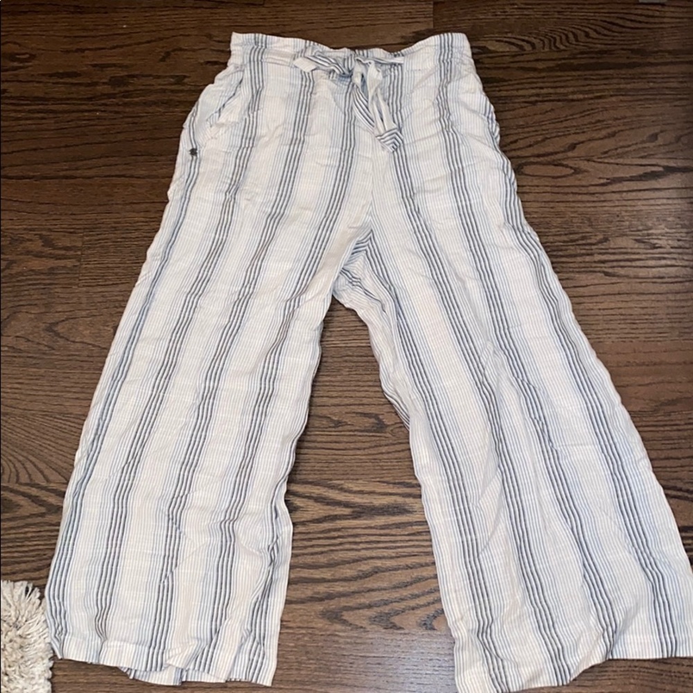 Stripped flare pants.